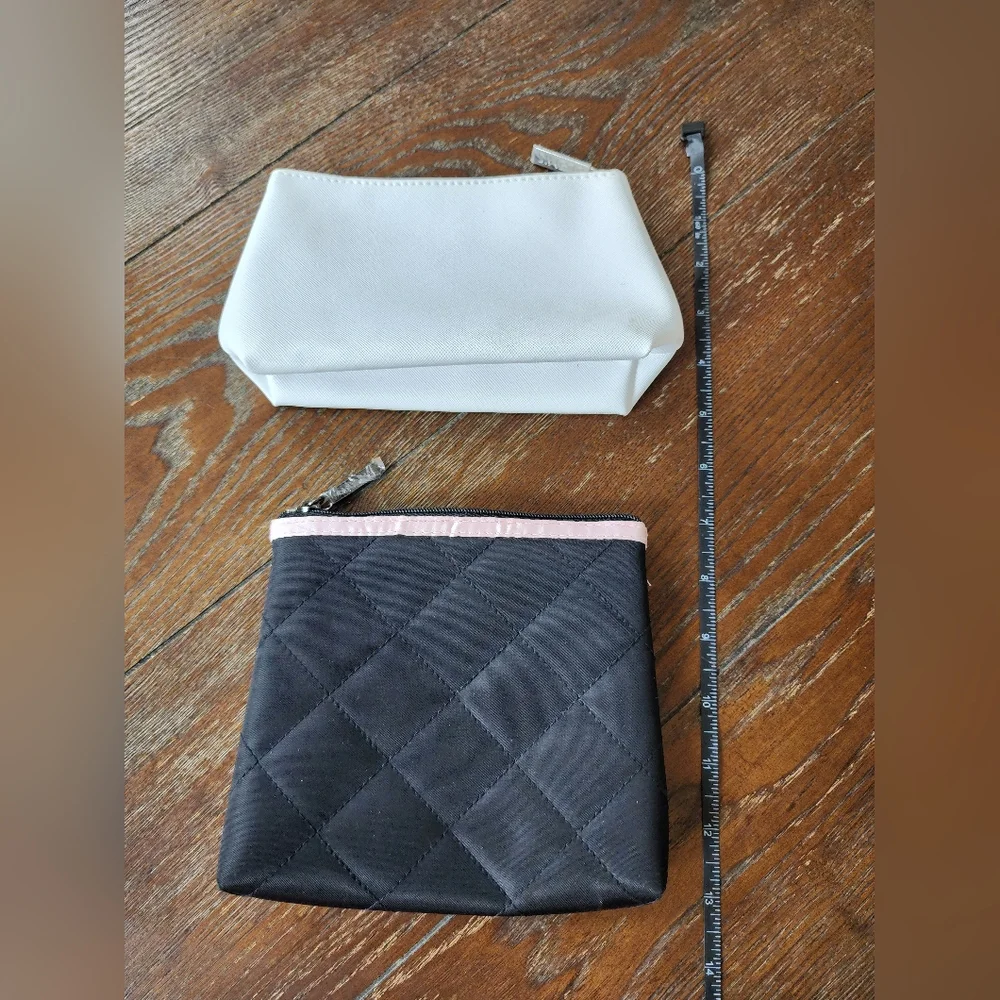 New Mary Kay & Elemis Cosmetic Bags - Picture 4 of 6